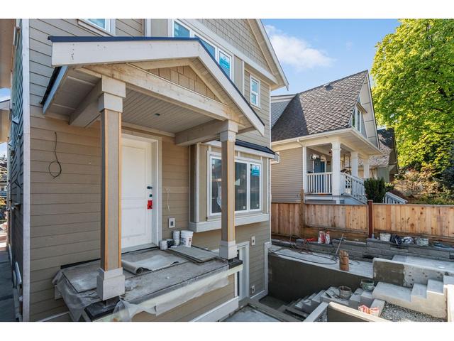 sl2 - 1572 E 11 Avenue, House detached with 3 bedrooms, 4 bathrooms and null parking in Vancouver BC | Image 12