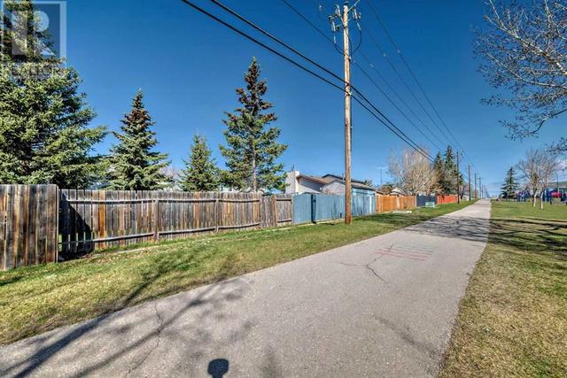 88 Falmead Road Ne, House detached with 4 bedrooms, 2 bathrooms and 5 parking in Calgary AB | Image 46