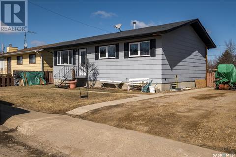 104 Birch Place, House detached with 3 bedrooms, 2 bathrooms and null parking in Shellbrook SK | Card Image