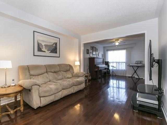 81 Wooliston Cres, House detached with 4 bedrooms, 3 bathrooms and 2 parking in Brampton ON | Image 6