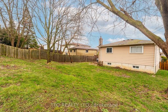 27 Rosalynne Ave, House detached with 3 bedrooms, 2 bathrooms and 4 parking in Clarington ON | Image 30