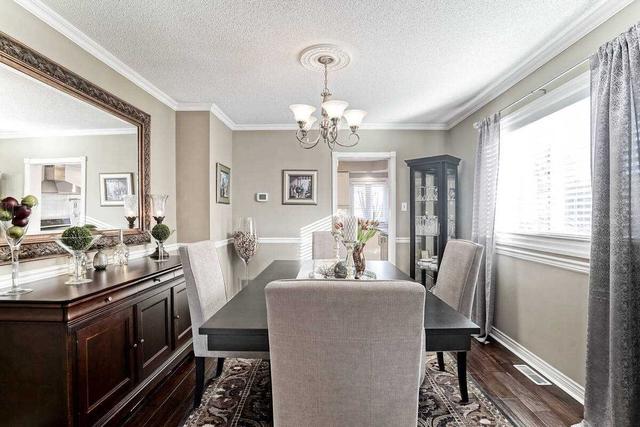 1240 Valleybrook Dr, House detached with 4 bedrooms, 3 bathrooms and 4 parking in Oakville ON | Image 39