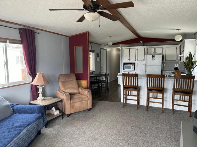 53 - 445 6 Avenue, Home with 3 bedrooms, 1 bathrooms and null parking in Creston BC | Image 9