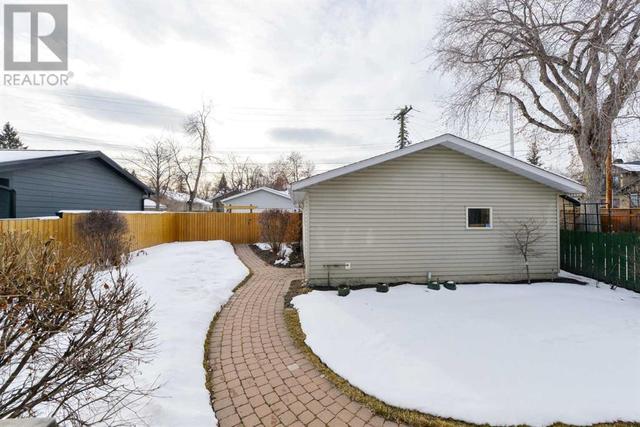 3017 3 Street Sw, House detached with 4 bedrooms, 2 bathrooms and 2 parking in Calgary AB | Image 36