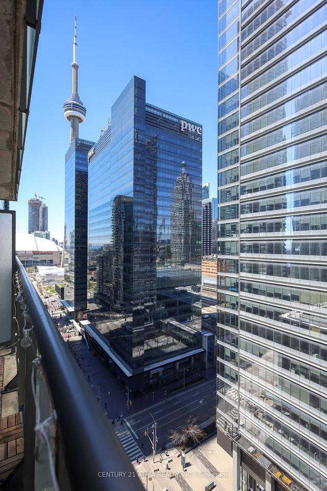 1706 - 65 Bremner Blvd, Condo with 1 bedrooms, 1 bathrooms and 0 parking in Toronto ON | Image 9