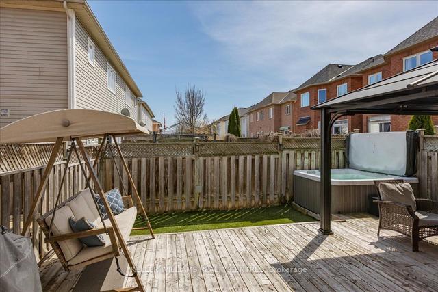 5 Glasgow Cres, House attached with 3 bedrooms, 3 bathrooms and 2 parking in Georgina ON | Image 17