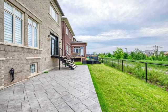 3104 Daniel Way, House detached with 4 bedrooms, 5 bathrooms and 4 parking in Oakville ON | Image 33
