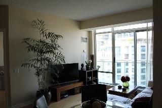 1105 - 5 Marine Parade Dr, Condo with 2 bedrooms, 1 bathrooms and 1 parking in Toronto ON | Image 3