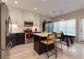 2537 1 Avenue Nw, Home with 3 bedrooms, 3 bathrooms and 2 parking in Calgary AB | Image 7