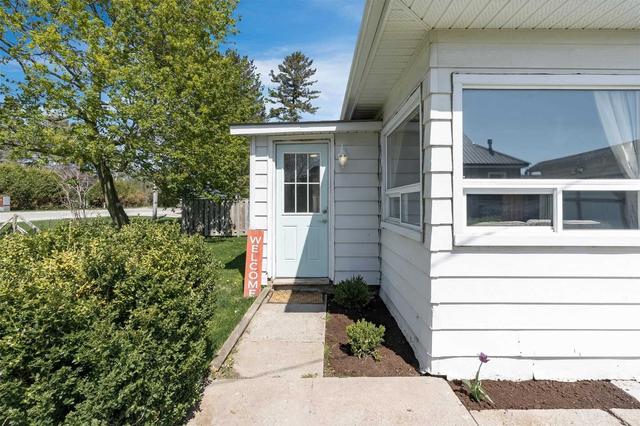 3829 Crossland Rd, House detached with 3 bedrooms, 1 bathrooms and 9 parking in Springwater ON | Image 16