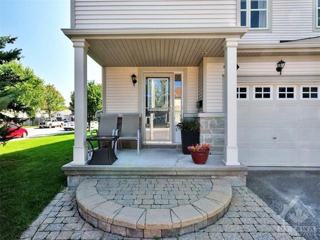 100 Prem Circle, Townhouse with 3 bedrooms, 3 bathrooms and 2 parking in Ottawa ON | Image 3