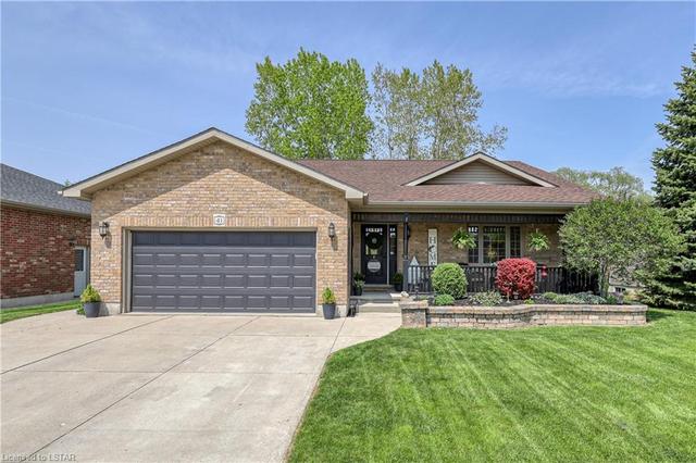 41 Snider Crescent, House detached with 4 bedrooms, 3 bathrooms and null parking in South Huron ON | Image 1