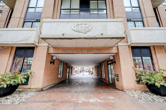 205 - 800 King St W, Condo with 1 bedrooms, 2 bathrooms and 1 parking in Toronto ON | Image 1