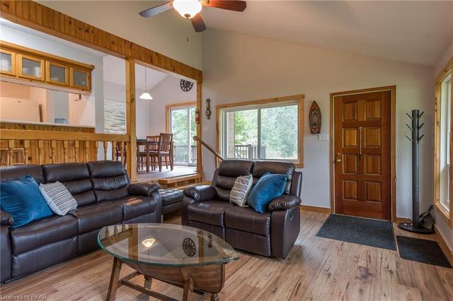 1165 County Rd 620, House detached with 2 bedrooms, 1 bathrooms and 12 parking in North Kawartha ON | Image 8