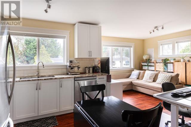 4924 Winterburn Pl, House detached with 8 bedrooms, 6 bathrooms and 5 parking in Saanich BC | Image 47