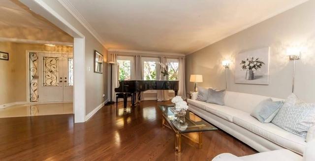 25 Mossgrove Tr, House detached with 4 bedrooms, 4 bathrooms and 5 parking in Toronto ON | Image 13