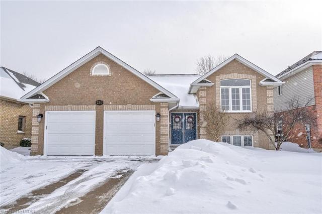 254 Deruiter Drive, House detached with 5 bedrooms, 3 bathrooms and null parking in Strathroy Caradoc ON | Image 1