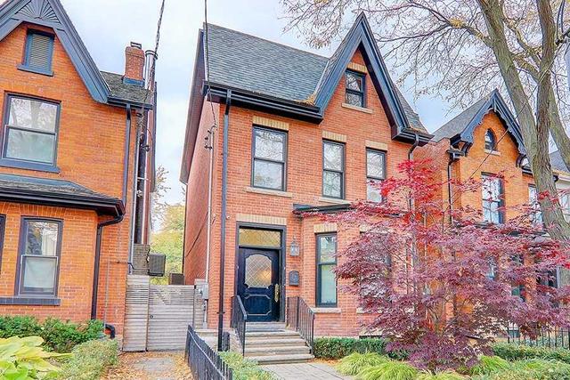 28 Boswell Ave, House detached with 3 bedrooms, 4 bathrooms and 2 parking in Toronto ON | Image 1
