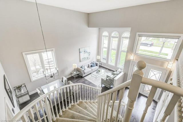 1340 Tinsmith Lane, House detached with 5 bedrooms, 3 bathrooms and 4 parking in Oakville ON | Image 5