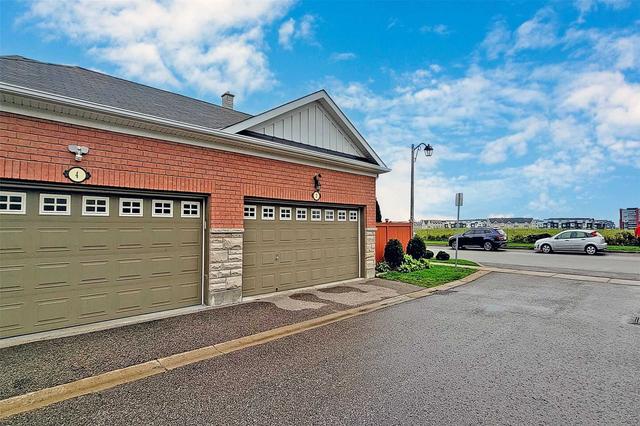 2 Frank Davis St, House attached with 3 bedrooms, 4 bathrooms and 3 parking in Markham ON | Image 35