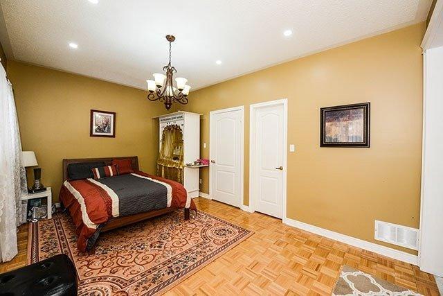 363 John Deisman Blvd, House detached with 2 bedrooms, 3 bathrooms and 2 parking in Vaughan ON | Image 10