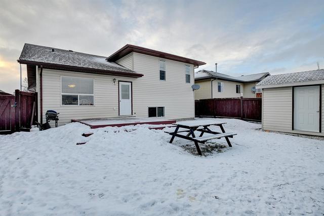10905 88a Street, House detached with 4 bedrooms, 2 bathrooms and 5 parking in Grande Prairie AB | Image 38