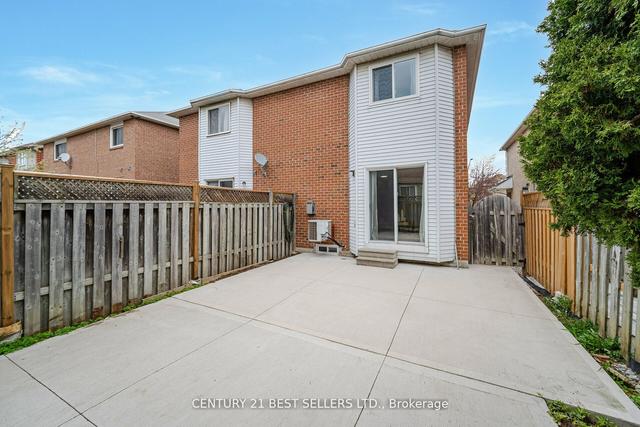 5649 Cortina Cres, House semidetached with 3 bedrooms, 4 bathrooms and 3 parking in Mississauga ON | Image 35
