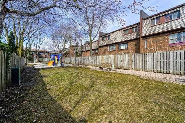 21 - 90 Castlebury Cres, Townhouse with 3 bedrooms, 2 bathrooms and 2 parking in Toronto ON | Image 22