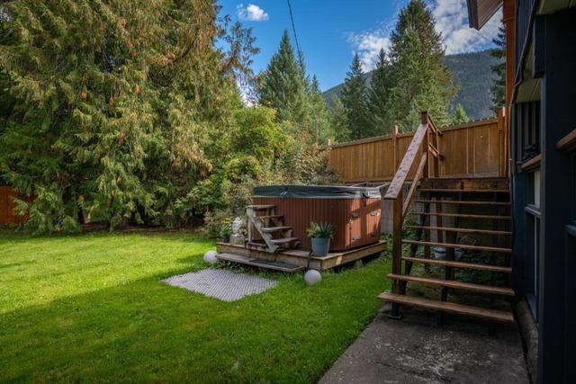 516 Glendale Avenue, House detached with 5 bedrooms, 3 bathrooms and 20 parking in Salmo BC | Image 94