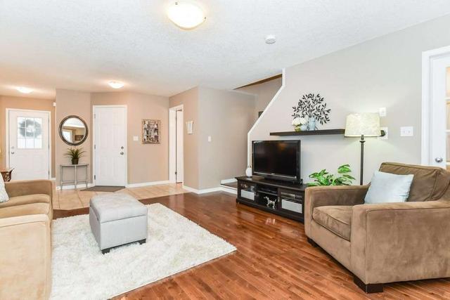 206 Severn Dr, House attached with 3 bedrooms, 3 bathrooms and 3.5 parking in Guelph ON | Image 37