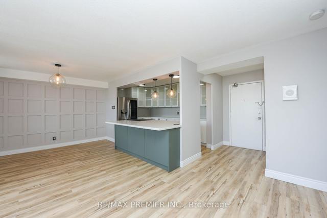 516 - 2835 Islington Ave, Condo with 3 bedrooms, 2 bathrooms and 1 parking in Toronto ON | Image 3