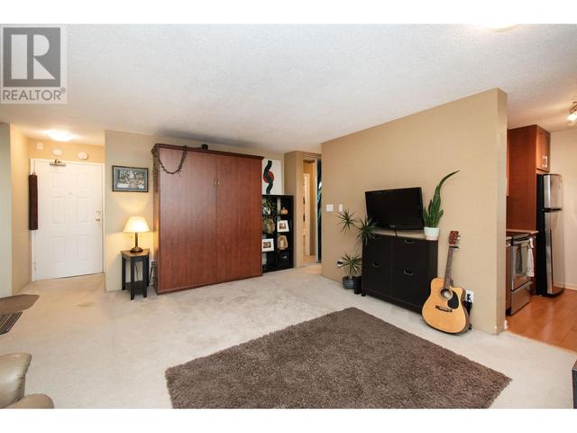 1003 - 555 13th Street, Condo with 0 bedrooms, 1 bathrooms and 1 parking in West Vancouver BC | Image 9