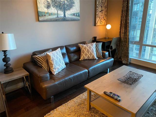 1707 - 21 Widmer St, Condo with 1 bedrooms, 1 bathrooms and 0 parking in Toronto ON | Image 7
