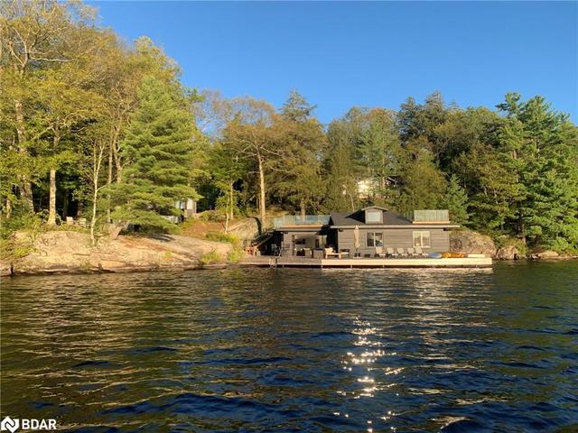 1480 Acton Island Road Road, House detached with 5 bedrooms, 3 bathrooms and 15 parking in Muskoka Lakes ON | Image 1
