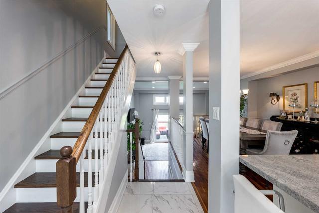39 Old Firehall Lane, Townhouse with 3 bedrooms, 3 bathrooms and 2 parking in Vaughan ON | Image 2