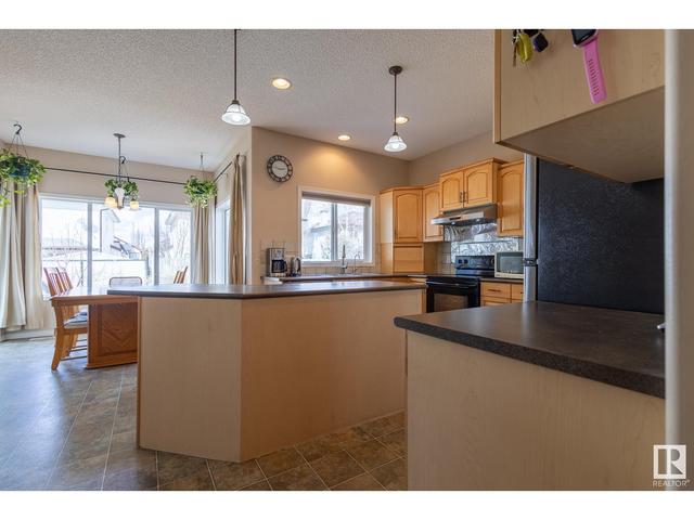 3320 40 Av Nw, House detached with 4 bedrooms, 2 bathrooms and 4 parking in Edmonton AB | Image 15