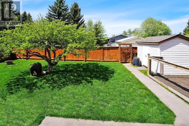 5904 56 Street, House detached with 5 bedrooms, 3 bathrooms and 2 parking in Rocky Mountain House AB | Image 46
