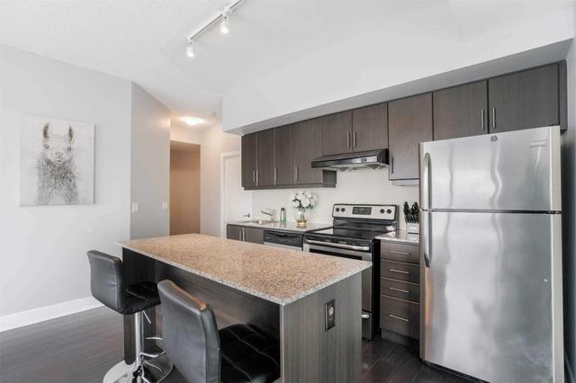 401 - 35 Brian Peck Cres, Condo with 2 bedrooms, 2 bathrooms and 1 parking in Toronto ON | Image 8