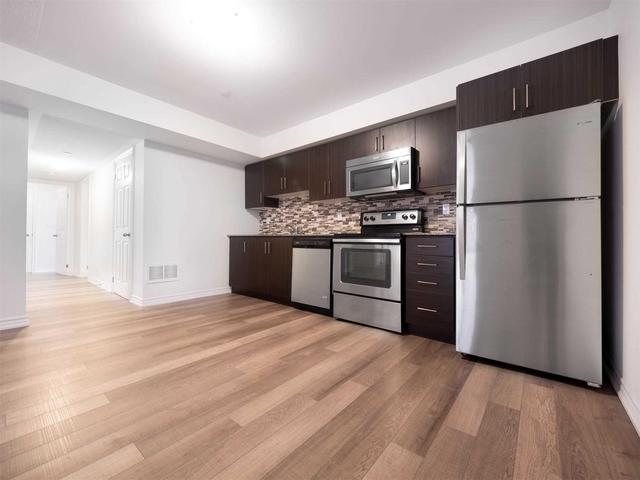 60 - 130 Twenty Fourth St, Townhouse with 2 bedrooms, 2 bathrooms and 1 parking in Toronto ON | Image 4
