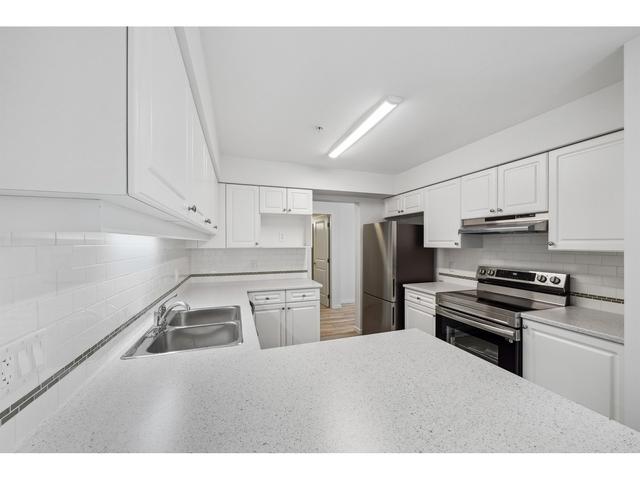 304 - 13911 70th Avenue, Condo with 2 bedrooms, 2 bathrooms and 2 parking in Surrey BC | Image 7