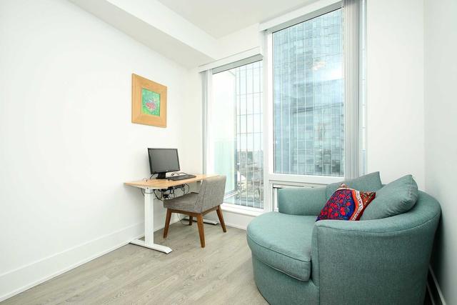 4305 - 10 York St, Condo with 2 bedrooms, 2 bathrooms and 1 parking in Toronto ON | Image 7