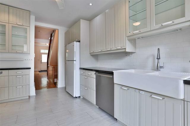 365 Howland Ave, House detached with 3 bedrooms, 3 bathrooms and 2 parking in Toronto ON | Image 3