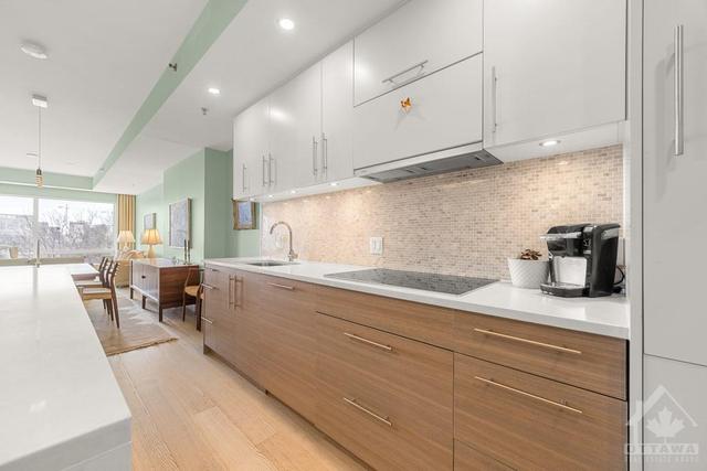 420 Sparks Street, Townhouse with 2 bedrooms, 4 bathrooms and 2 parking in Ottawa ON | Image 12
