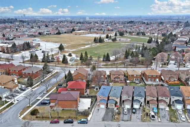8 Timbers Circ, House detached with 4 bedrooms, 3 bathrooms and 5 parking in Markham ON | Image 39