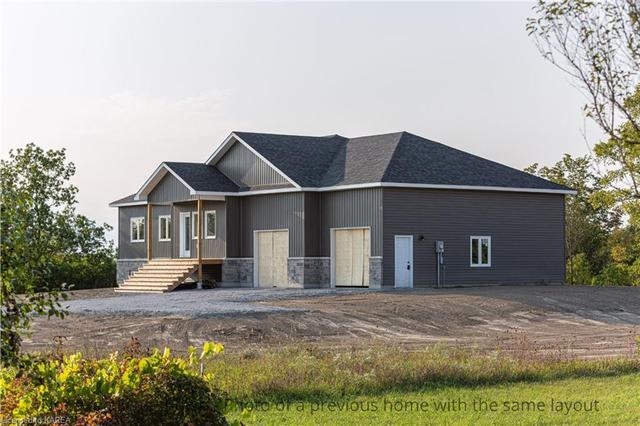 5775 Highway 38, House detached with 3 bedrooms, 2 bathrooms and 7 parking in South Frontenac ON | Card Image