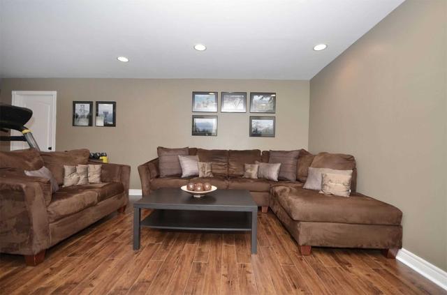 1701 Fengate Dr, House detached with 4 bedrooms, 3 bathrooms and 4 parking in Mississauga ON | Image 6
