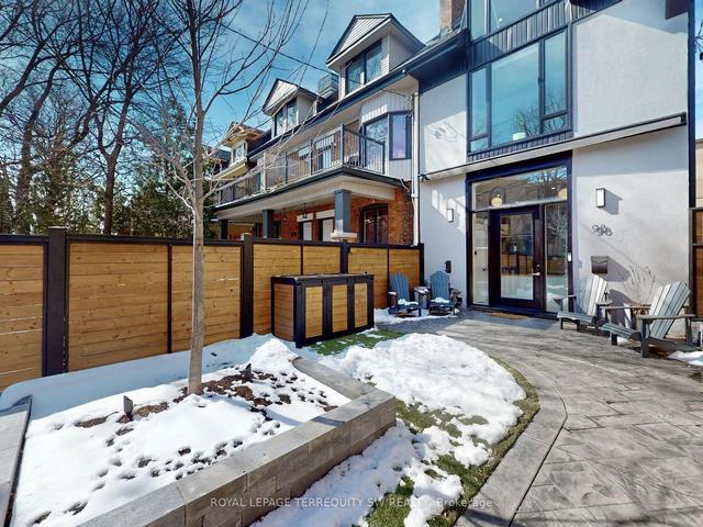98 Pembroke St, House attached with 3 bedrooms, 5 bathrooms and 2 parking in Toronto ON | Image 12