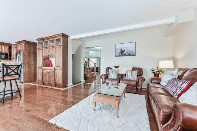 65 Wetherburn Dr, House detached with 5 bedrooms, 4 bathrooms and 4 parking in Whitby ON | Image 3