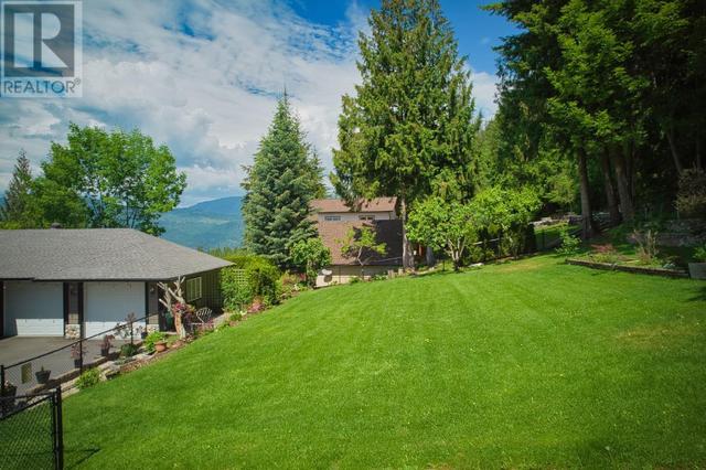 3320 Roncastle Road, House detached with 3 bedrooms, 3 bathrooms and 2 parking in Columbia Shuswap C BC | Image 62