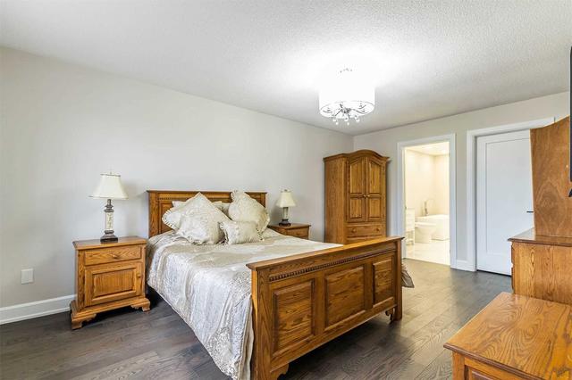23 Coronation Circ, House detached with 4 bedrooms, 5 bathrooms and 6 parking in Brampton ON | Image 8